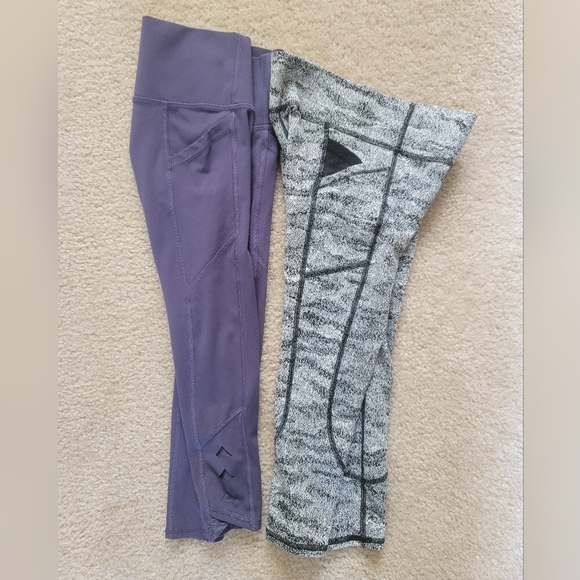 All in motion /athletic leggings/Girls size xs 4/5 T  /two pairs side pockets. - Picture 2 of 3
